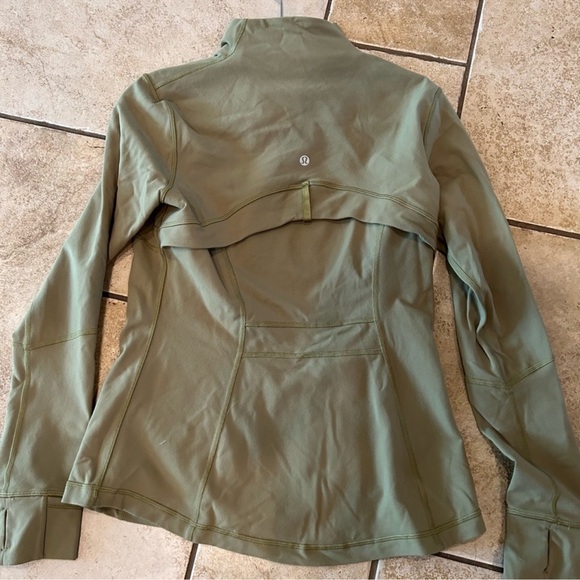 Lululemon define jacket size 10 - Picture 3 of 4